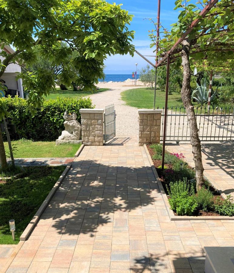 Apartments Lirio Umag Bagian luar foto