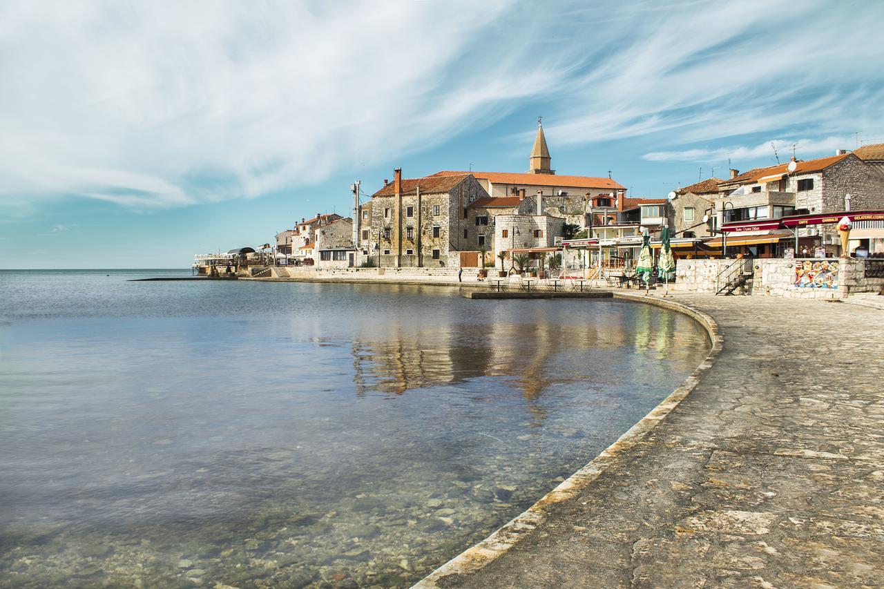 Apartments Lirio Umag Bagian luar foto
